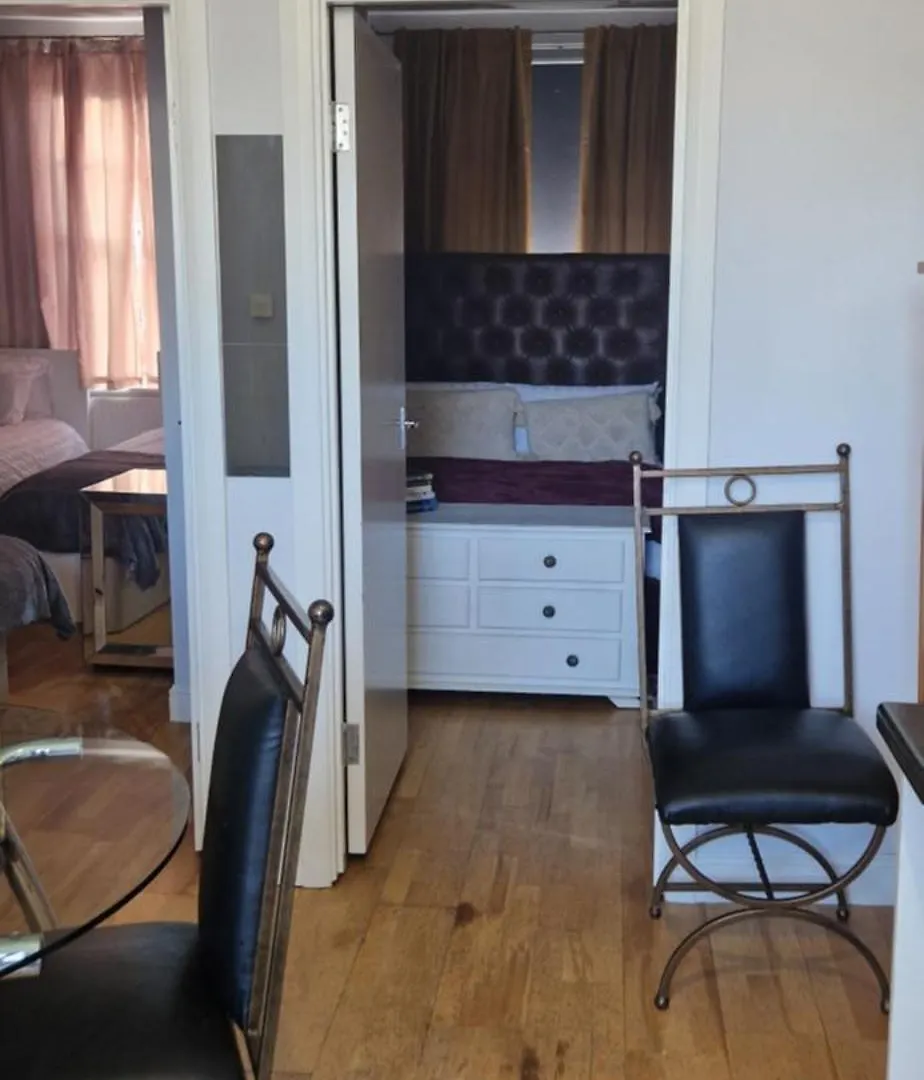 London Butterfly Apartment